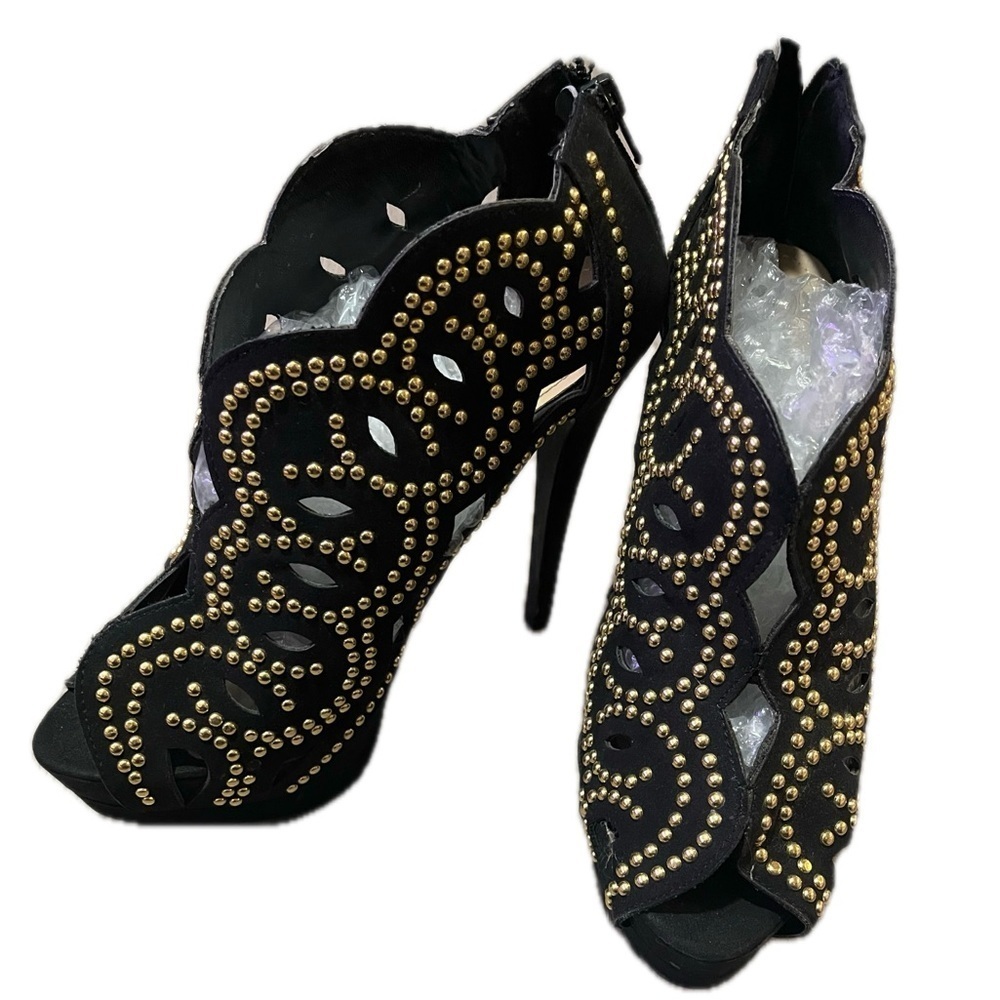 JustFab Elegant Suede Black and Gold Ankle Boot Women's Heels, Size 8